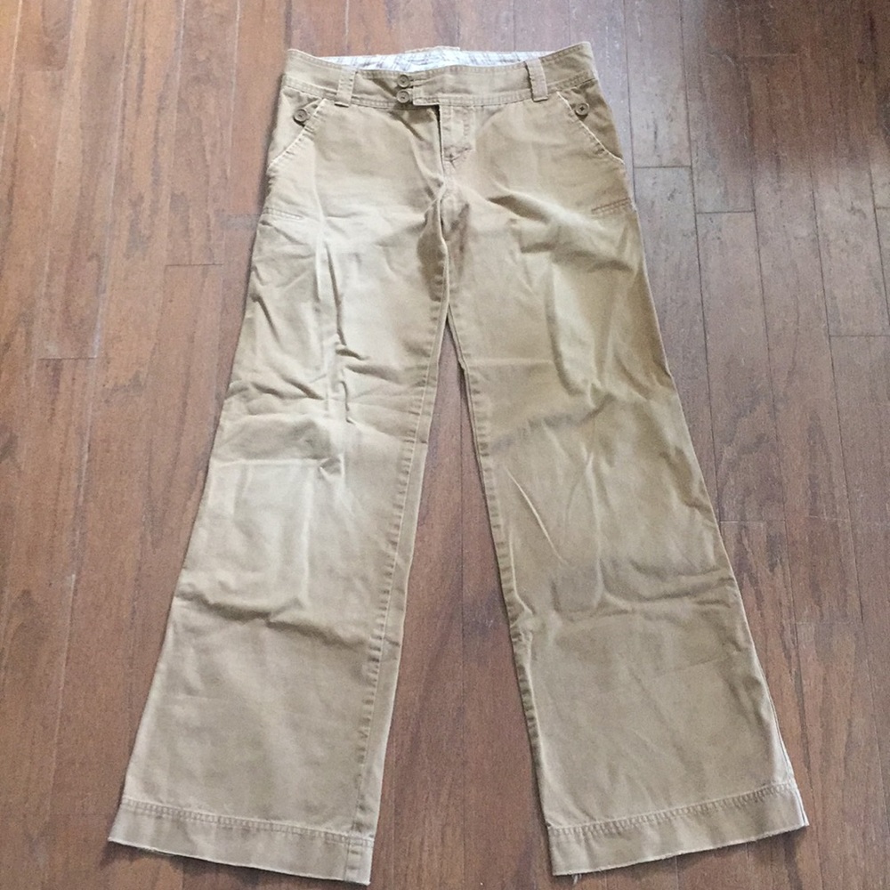 Abercrombie khaki 6L